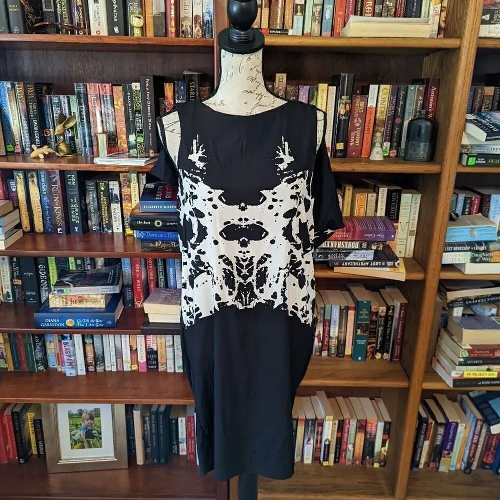 NICOLE Miller studio black and white asymetrical sheath caplet silk dress sz sp